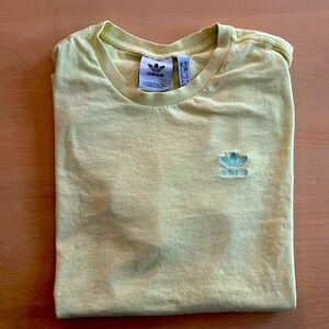Adidas T pale yellow size Medium